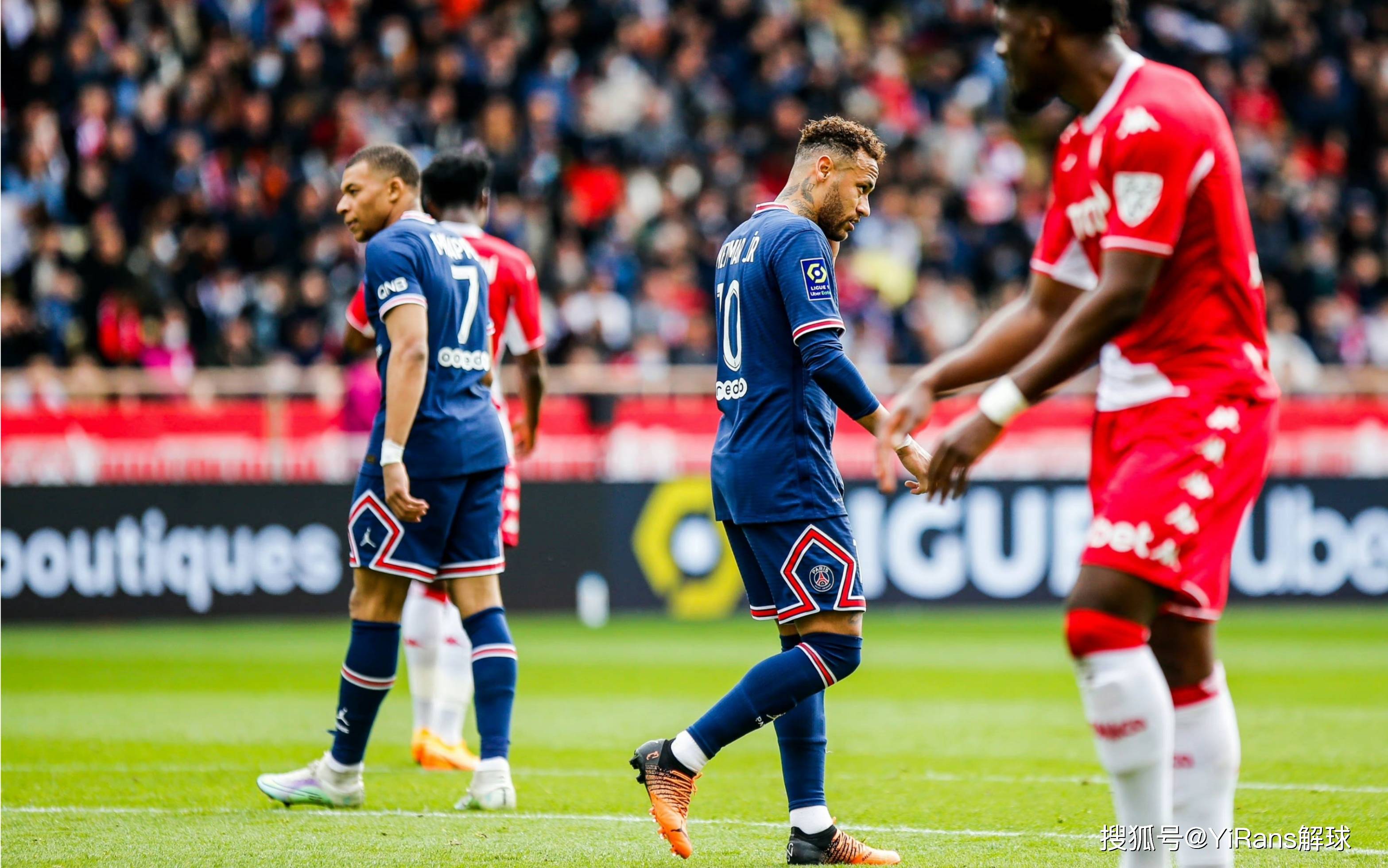 爱游戏下载-包含巴黎圣日耳曼遭遇失利，法国联赛竞争加剧的词条