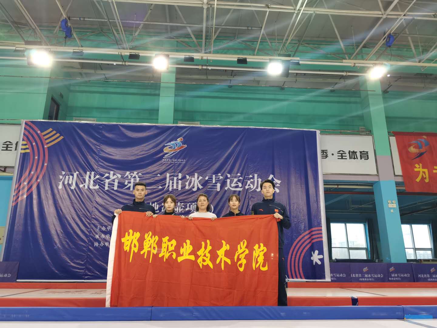 包含训练有素,队伍斩获胜利喜讯传来的词条 包含训练有素,队伍斩获胜利喜讯传来的词条