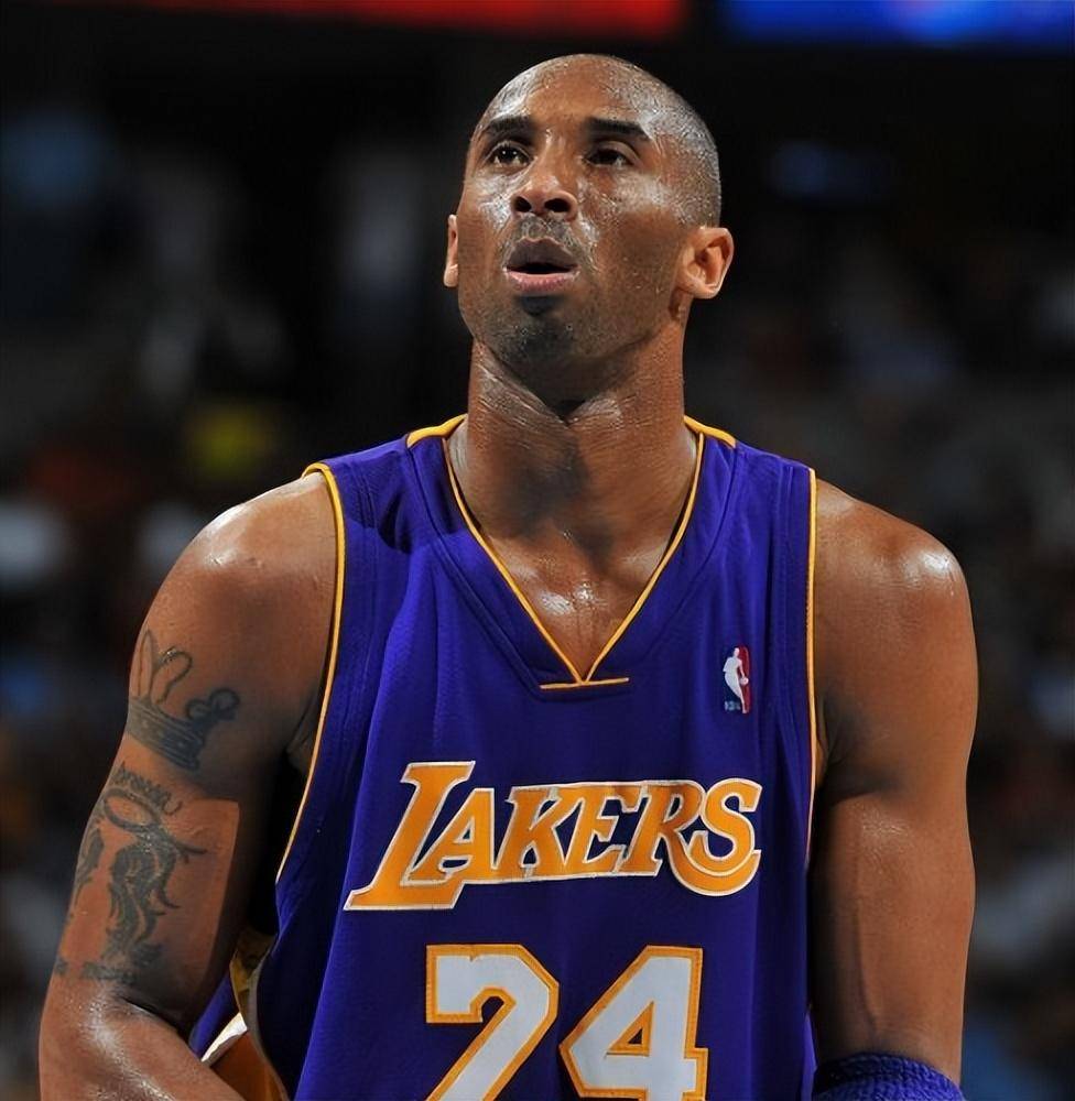 关于体坛巨星的动人表现:球场上的光芒的信息 关于体坛巨星的动人表现:球场上的光芒的信息