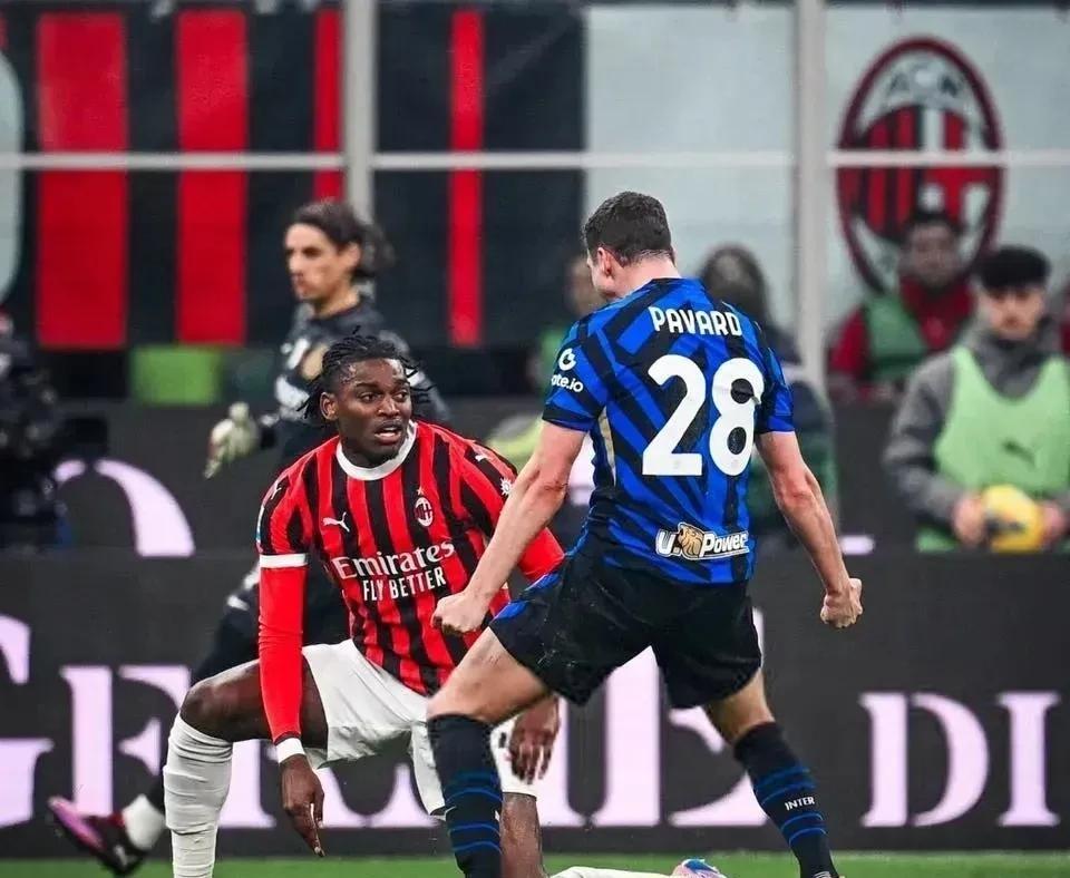 爱游戏官网-包含AC米兰主场战胜拉齐奥，保持不败的词条