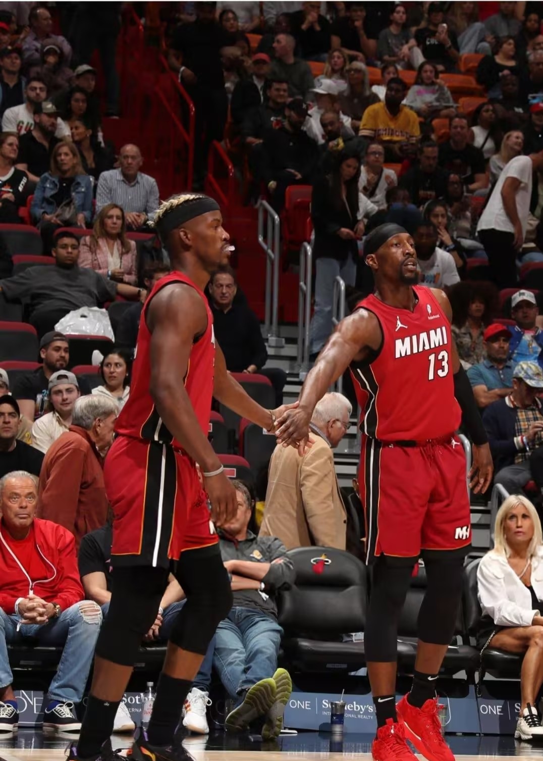 爱游戏tv-热火球员活跃场上，持续贡献关键进球的简单介绍