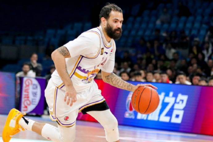 莫里斯缺席比赛,球队实力受到一定损失的简单介绍 莫里斯缺席比赛,球队实力受到一定损失的简单介绍