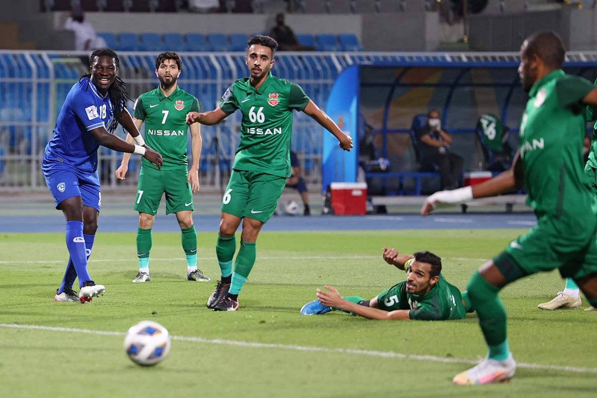 关于足球比赛场面技术高超,赛况备受瞩目的信息 关于足球比赛场面技术高超,赛况备受瞩目的信息