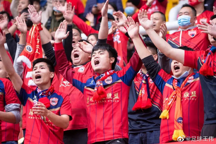 爱游戏tv-突尼斯球星领衔阿尔及利亚俱乐部签约，引发球迷关注的简单介绍