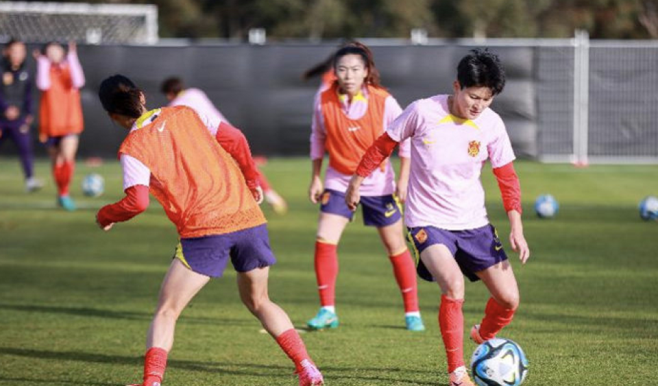 球迷对女足比赛充满期待,谁能称霸? 球迷对女足比赛充满期待,谁能称霸?