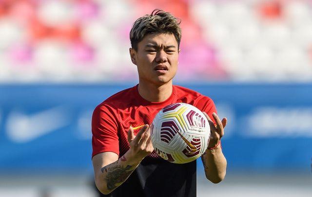 爱游戏下载-包含恒大防线坚不可摧，核心球员表现出众值得信赖的词条