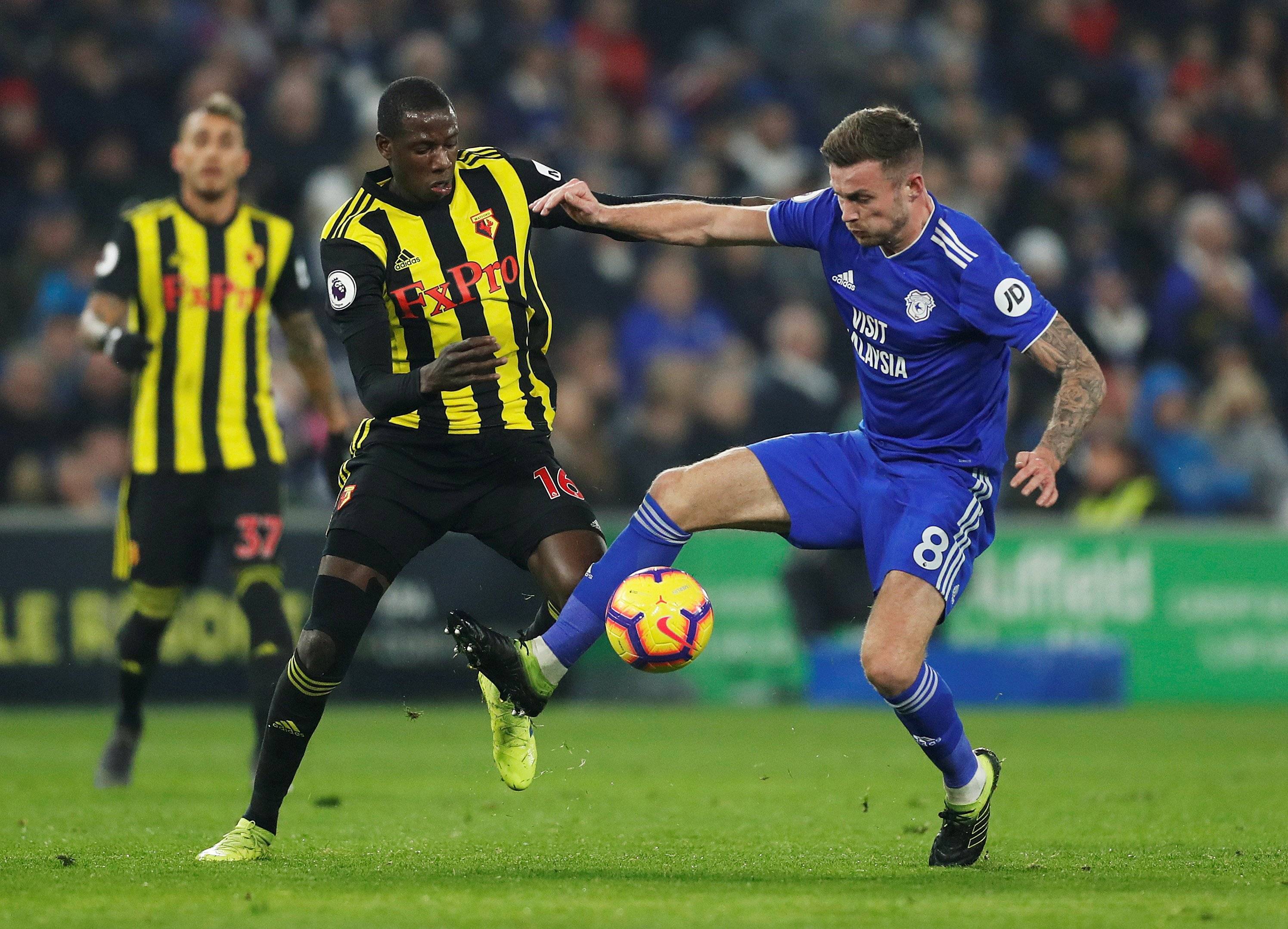 爱游戏官方-沃特福德主场失利，保级艰难