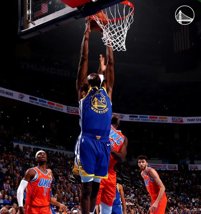 勇士客场击败雷霆,库里独得分 勇士客场击败雷霆,库里独得分