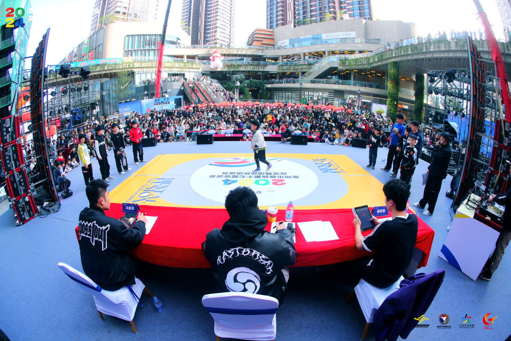 开幕式圆满落幕,各国选手备战 开幕式圆满落幕,各国选手备战