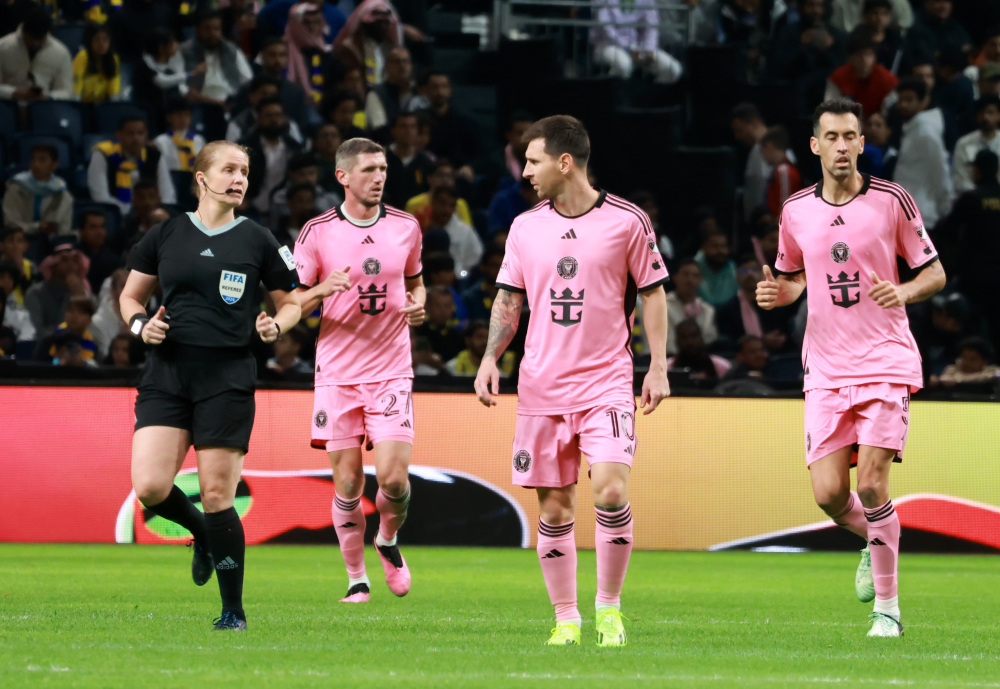 爱游戏在线-美国球队在国际比赛中获得胜利