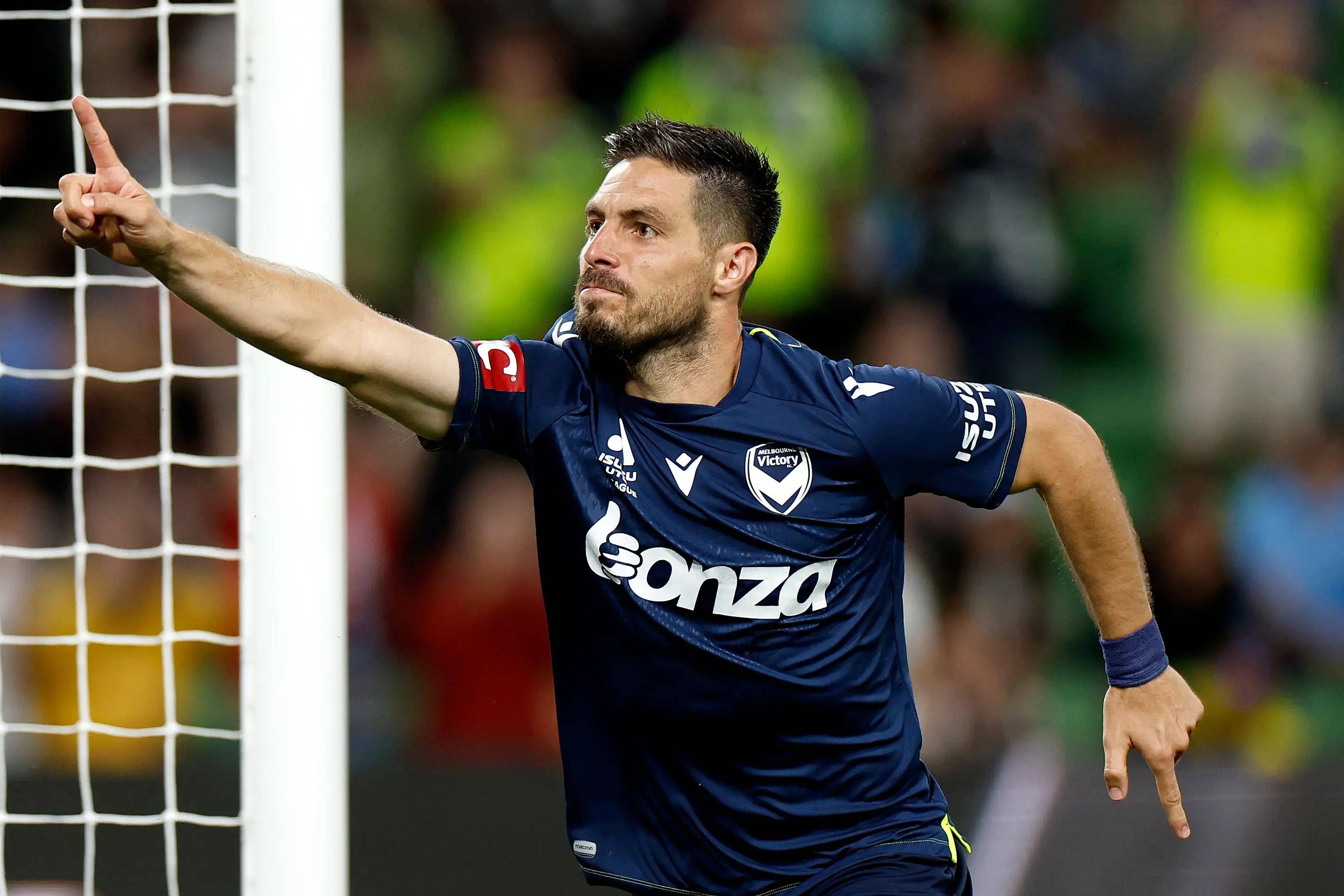 包含澳洲篮球联赛冠军产生，青年球员斩获胜利的词条