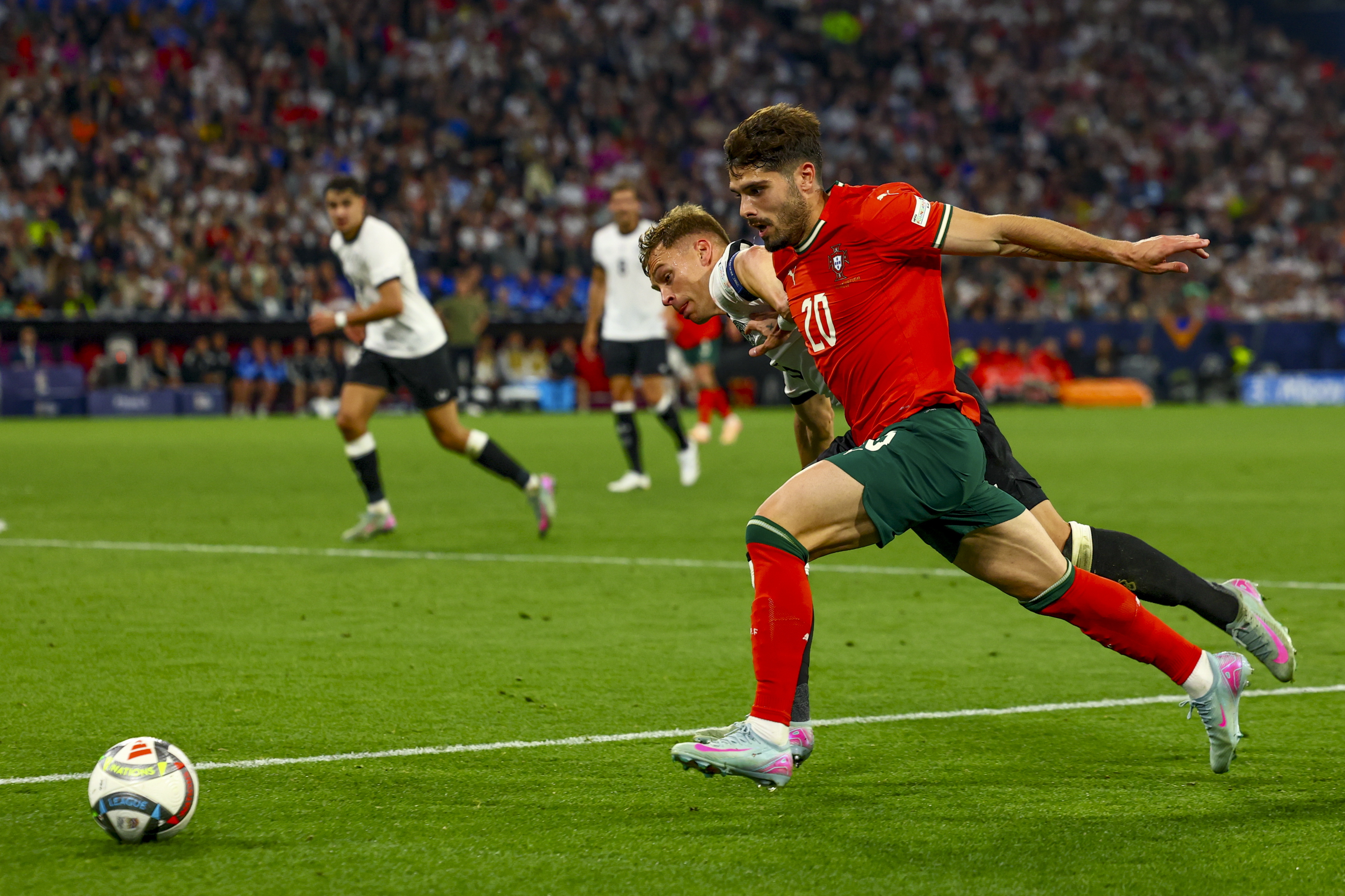 葡萄牙队伤病不断,欧预赛征程面临挑战 葡萄牙队伤病不断,欧预赛征程面临挑战