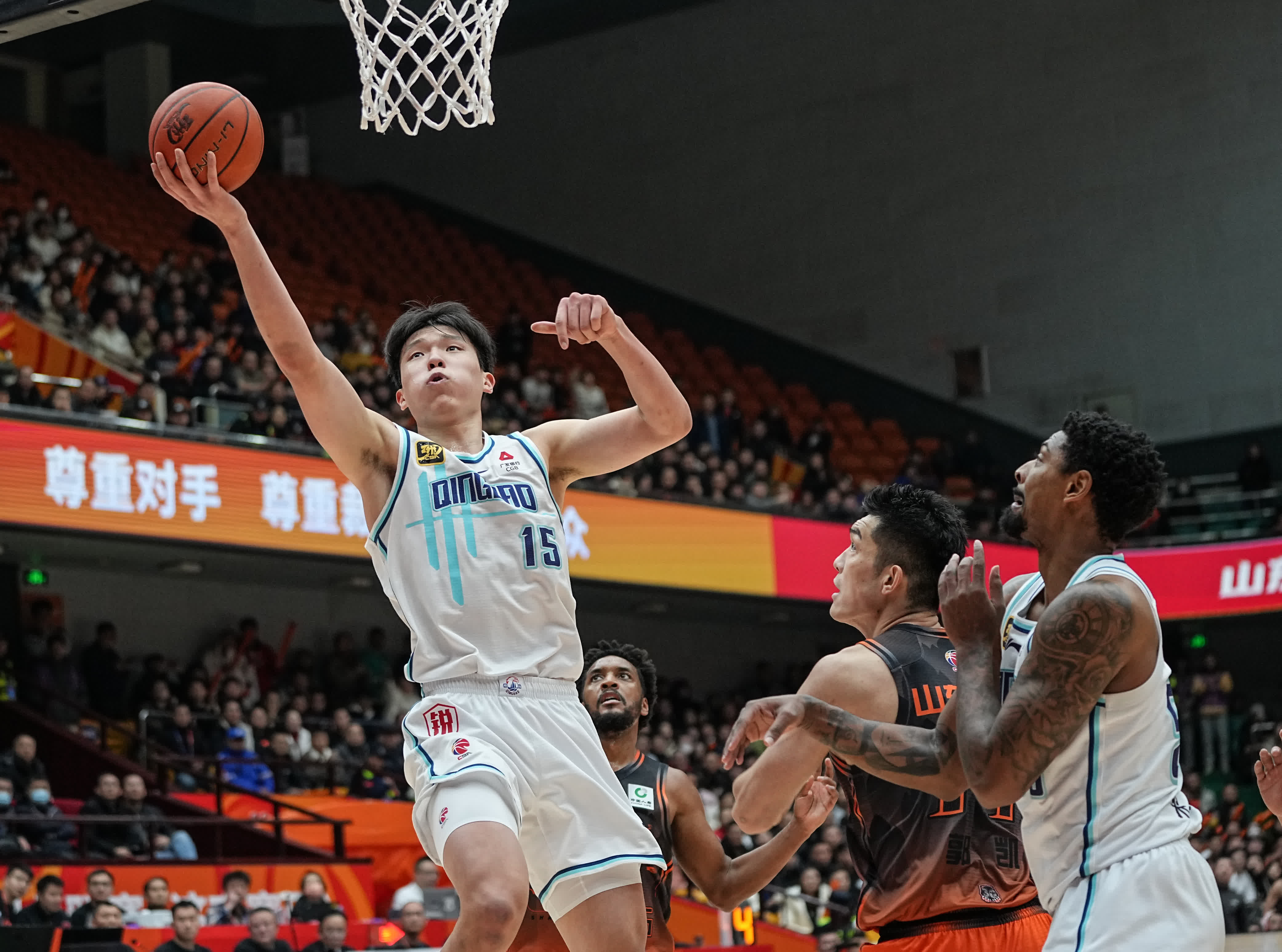 国内篮球联赛将选拔优秀球员参加国际比赛 国内篮球联赛将选拔优秀球员参加国际比赛