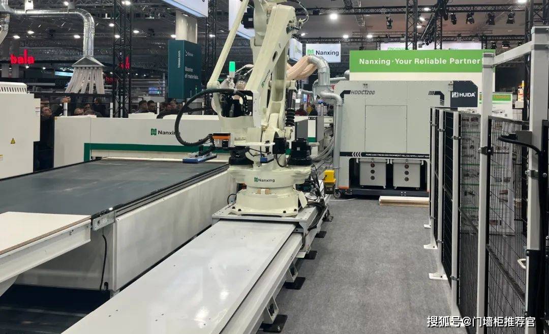 爱游戏官网-汉诺威被逼平，缓解领头羊压力的简单介绍