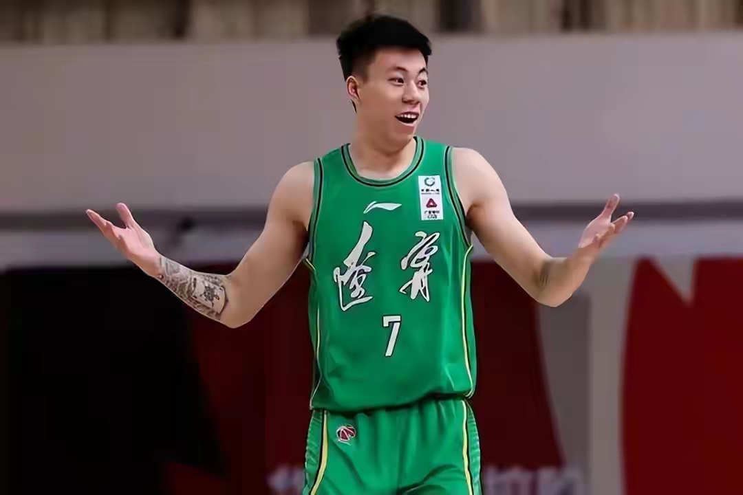 爱游戏大厅-狼堡球员伤愈复出，备战下一场比赛复出