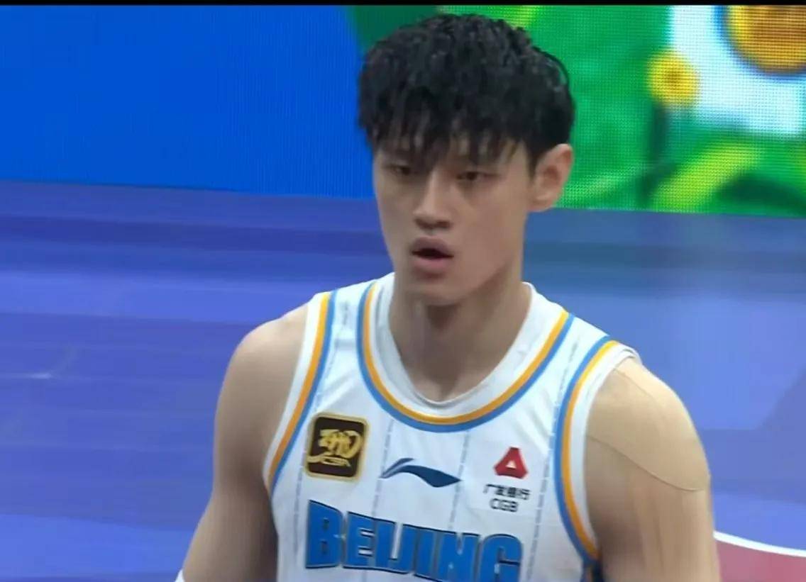 赛季突如其来伤员激增,导致球队困难 赛季突如其来伤员激增,导致球队困难