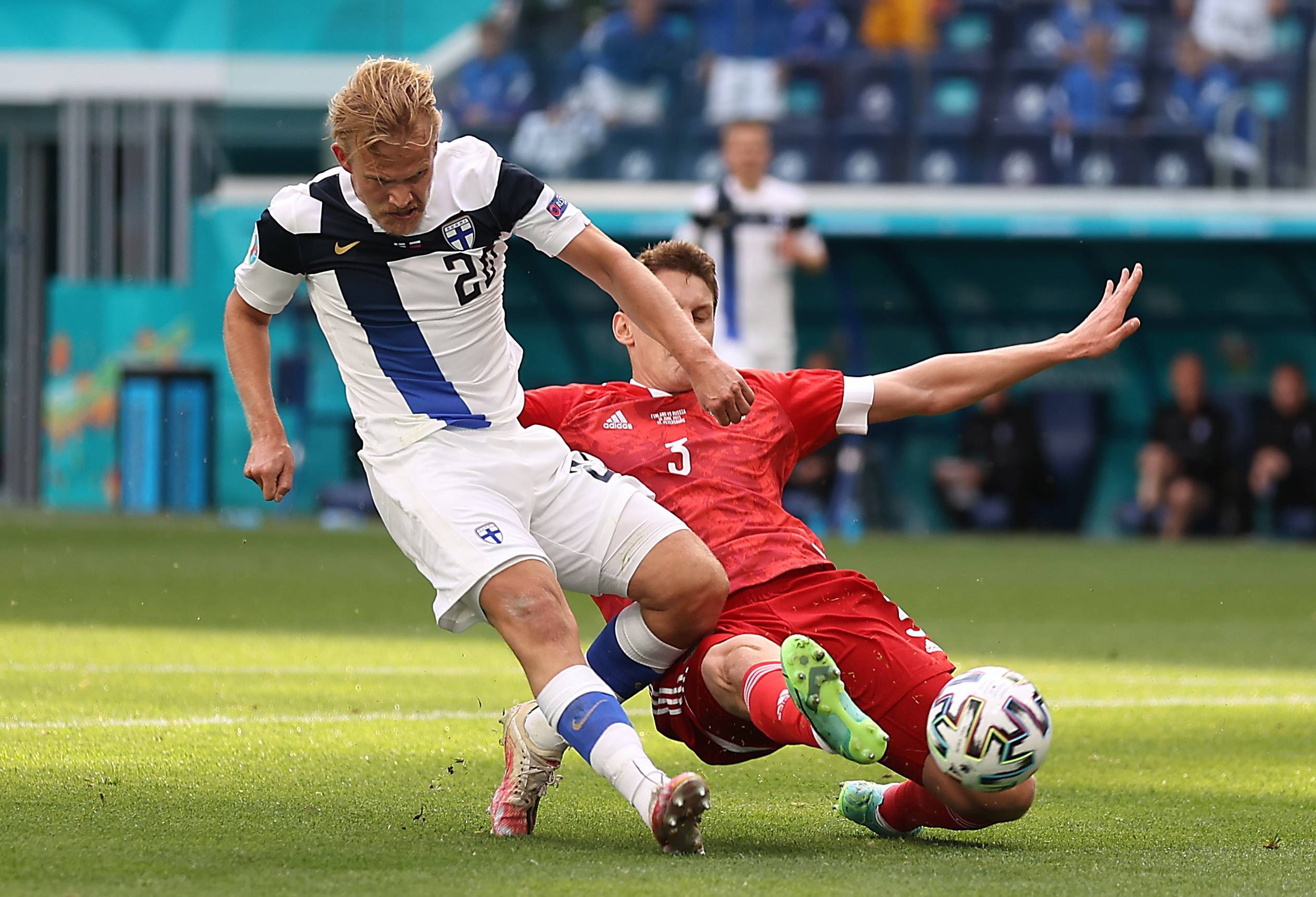 足球竞技场上的精彩瞬间让人难以忘怀! 足球竞技场上的精彩瞬间让人难以忘怀!