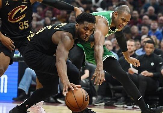 人主场大胜骑士，延续不败势头的简单介绍