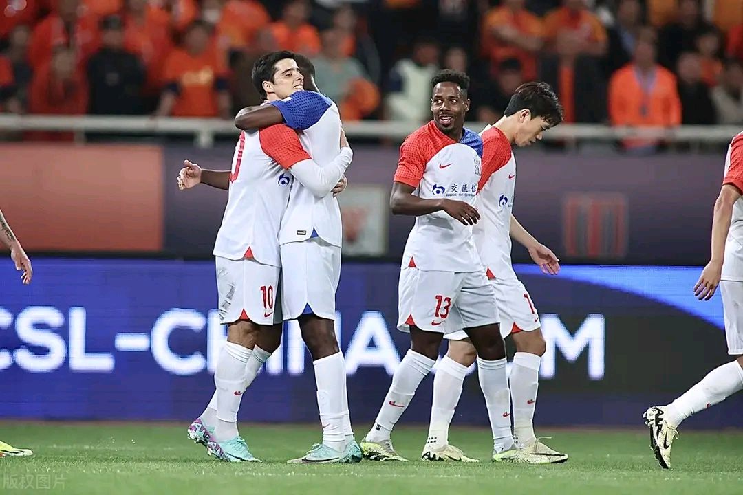 爱游戏官方-云南队客场告捷，连胜领跑榜首