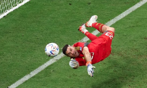 关于沃尔夫斯堡门将扑出关键点球,荣膺本轮MVP的信息 关于沃尔夫斯堡门将扑出关键点球,荣膺本轮MVP的信息