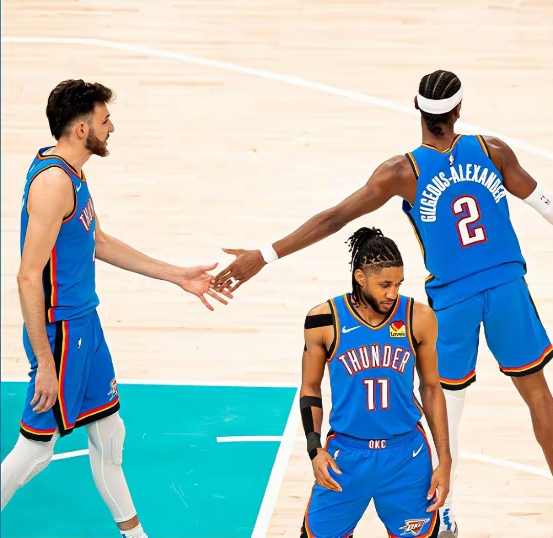 爵士队大比分击败灰熊队,取得胜利 爵士队大比分击败灰熊队,取得胜利