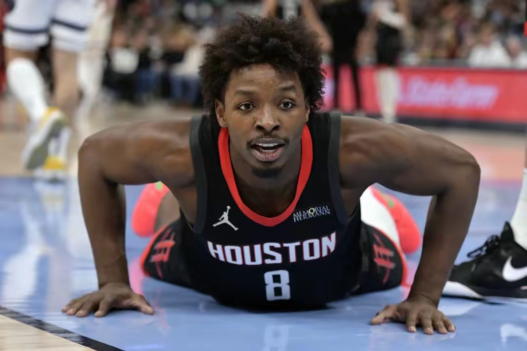 火箭队换帅后成绩飙升,新帅战术得到认可 火箭队换帅后成绩飙升,新帅战术得到认可