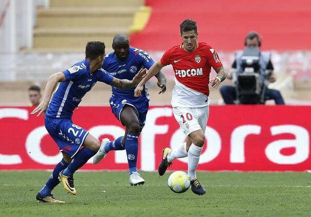 亚眠战绩不佳,保级形势岌岌可危 亚眠战绩不佳,保级形势岌岌可危