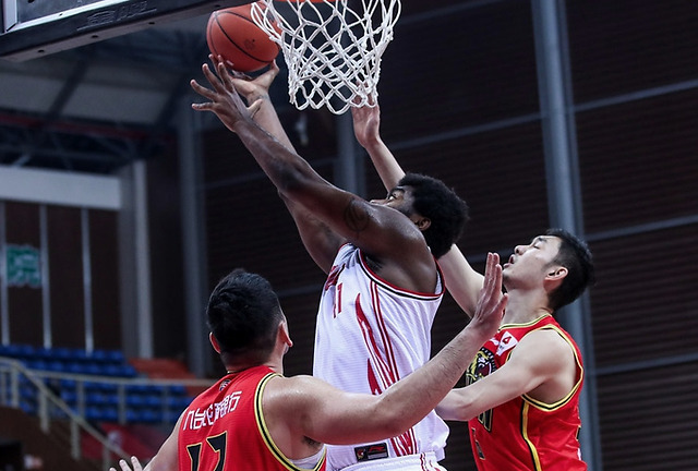 爱游戏娱乐-云南男篮决胜时刻，拿下关键胜利