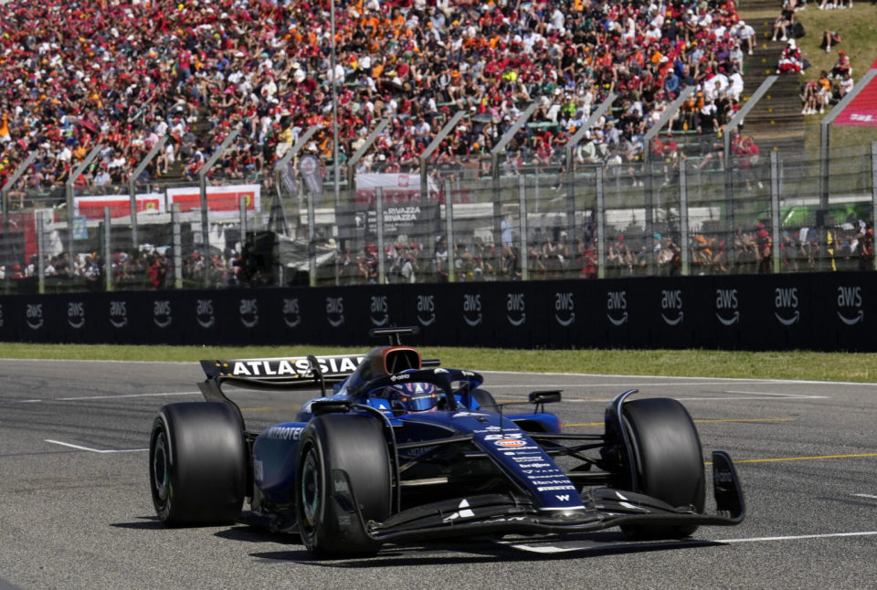 爱游戏在线-包含红牛二队险胜法拉利，皮亚斯特里高光表现的词条